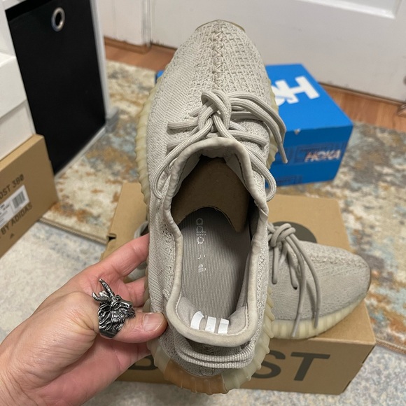EUC Men’s Size 8.5 (Euro Sz 42) Yeezy Boost 350 V2 Sneakers In Sesame Color - Picture 14 of 17